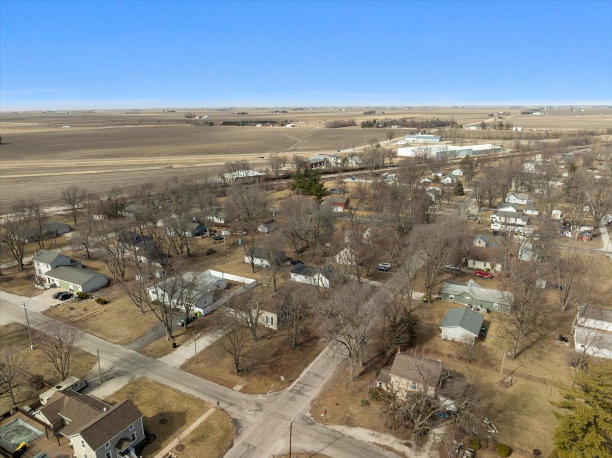 301 N 2nd Avenue, Chenoa, IL 61726