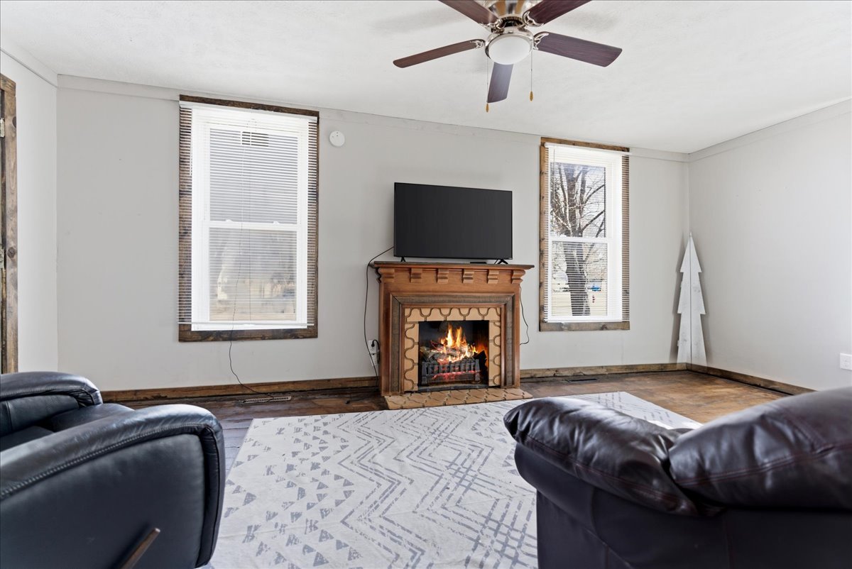 301 N 2nd Avenue, Chenoa, IL 61726