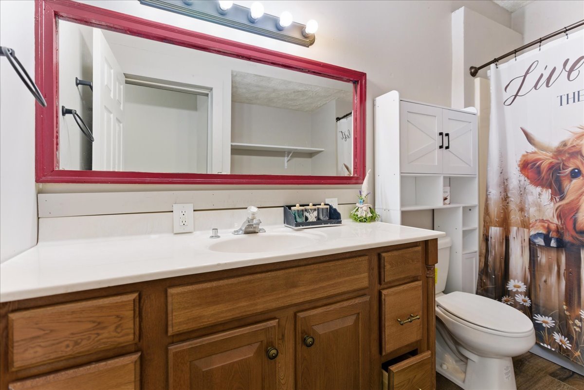 301 N 2nd Avenue, Chenoa, IL 61726