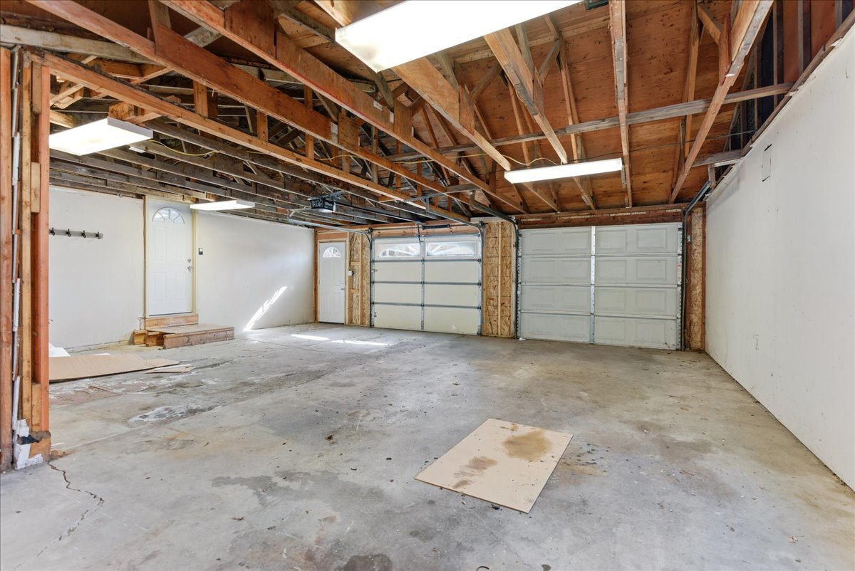 301 N 2nd Avenue, Chenoa, IL 61726