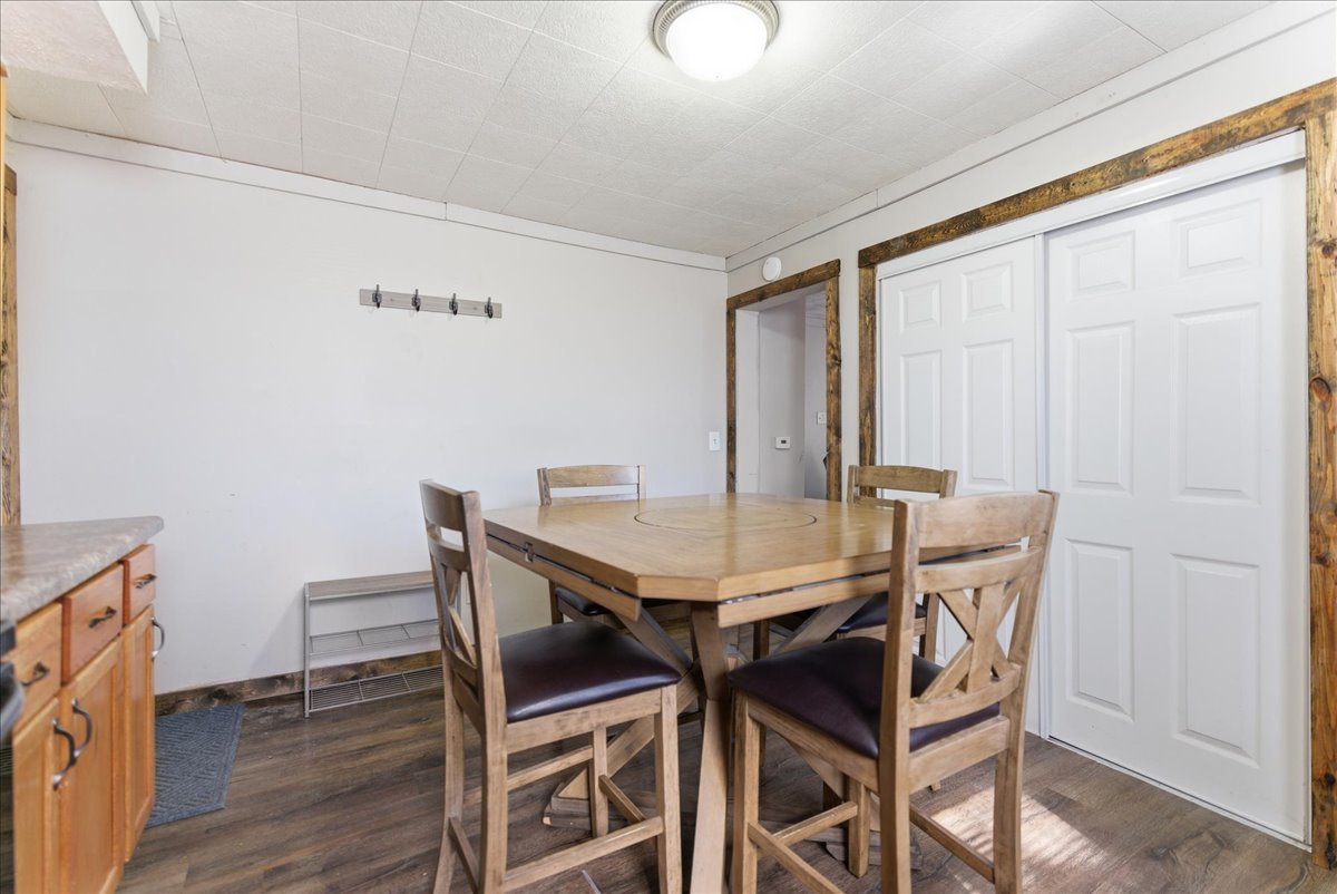 301 N 2nd Avenue, Chenoa, IL 61726