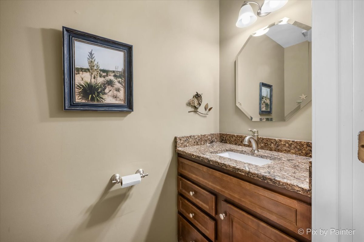 118 Versailles Court, Bloomingdale, IL 60108