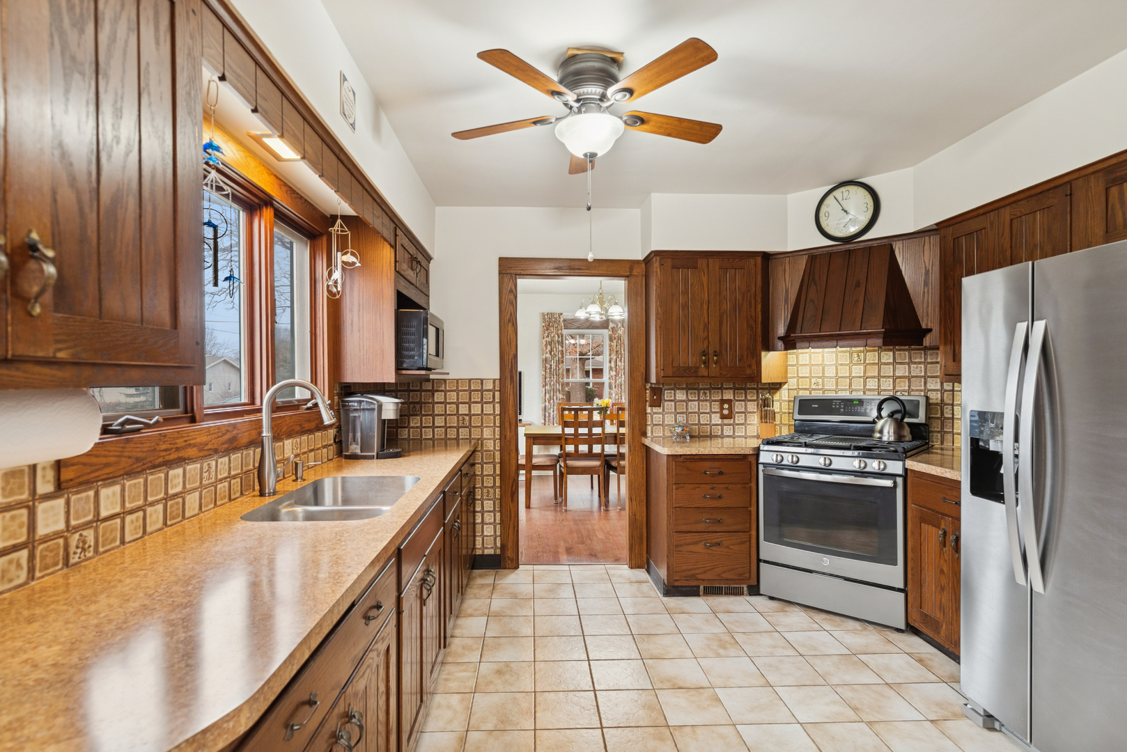 802 Kirkwood Avenue, Winthrop Harbor, IL 60096