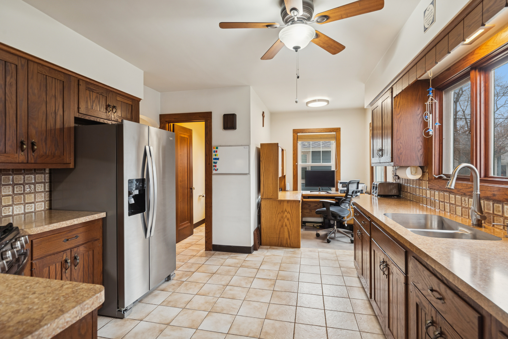 802 Kirkwood Avenue, Winthrop Harbor, IL 60096