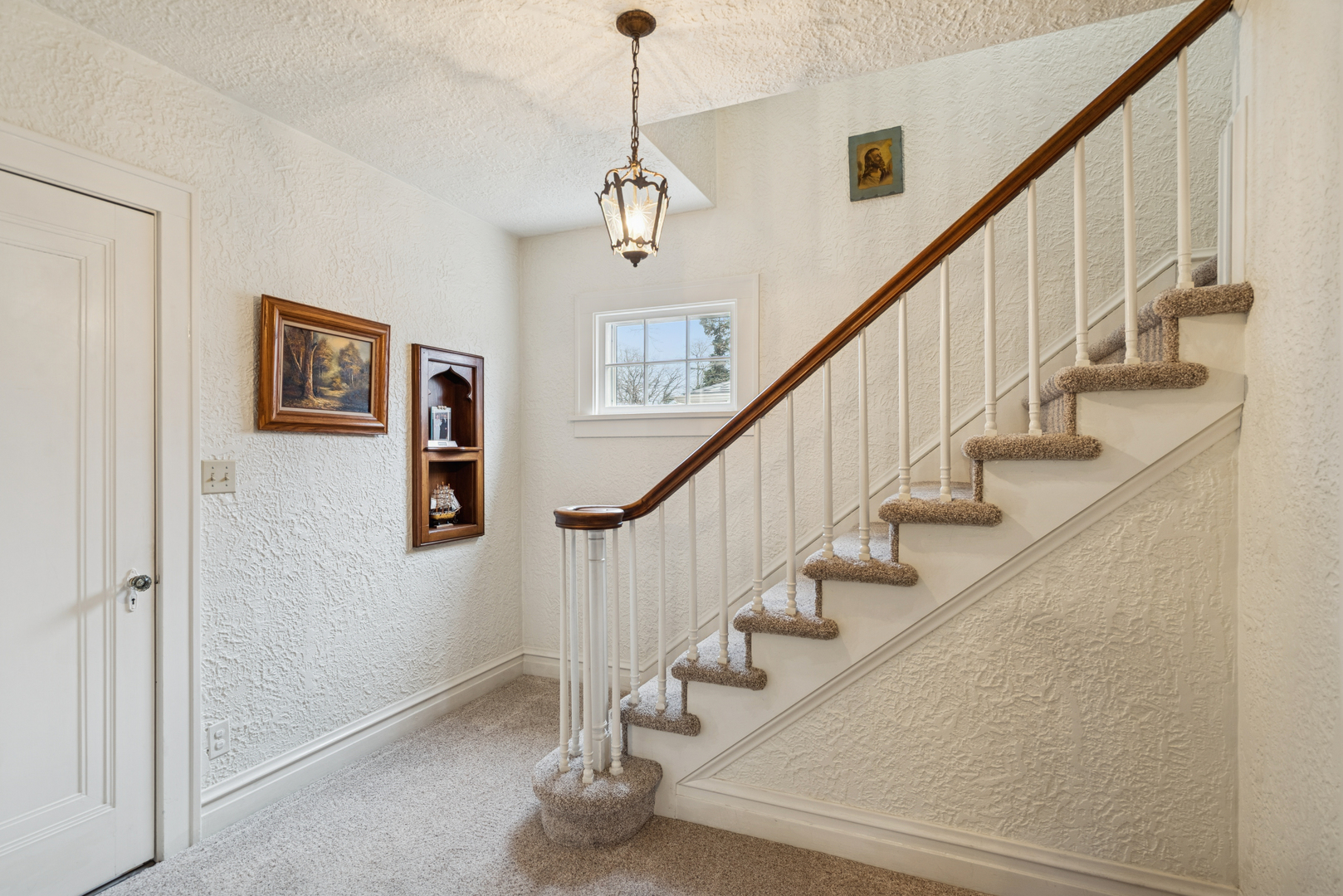 802 Kirkwood Avenue, Winthrop Harbor, IL 60096