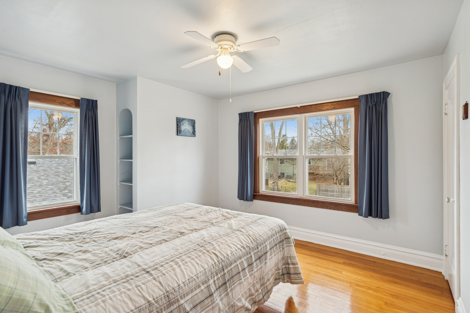 802 Kirkwood Avenue, Winthrop Harbor, IL 60096