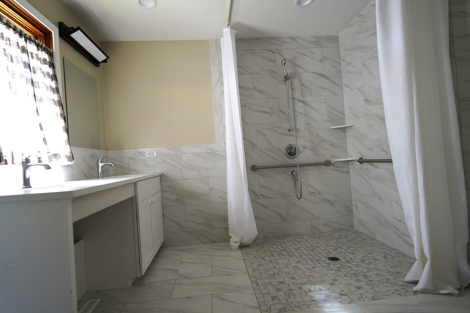 2 Golfview Place, DeKalb, IL 60115