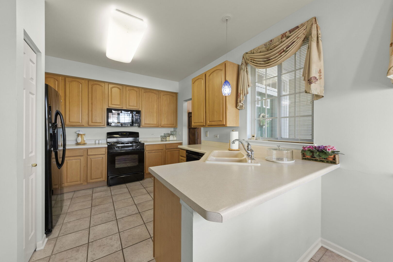 32006 MILLARD Circle, Warrenville, IL 60555