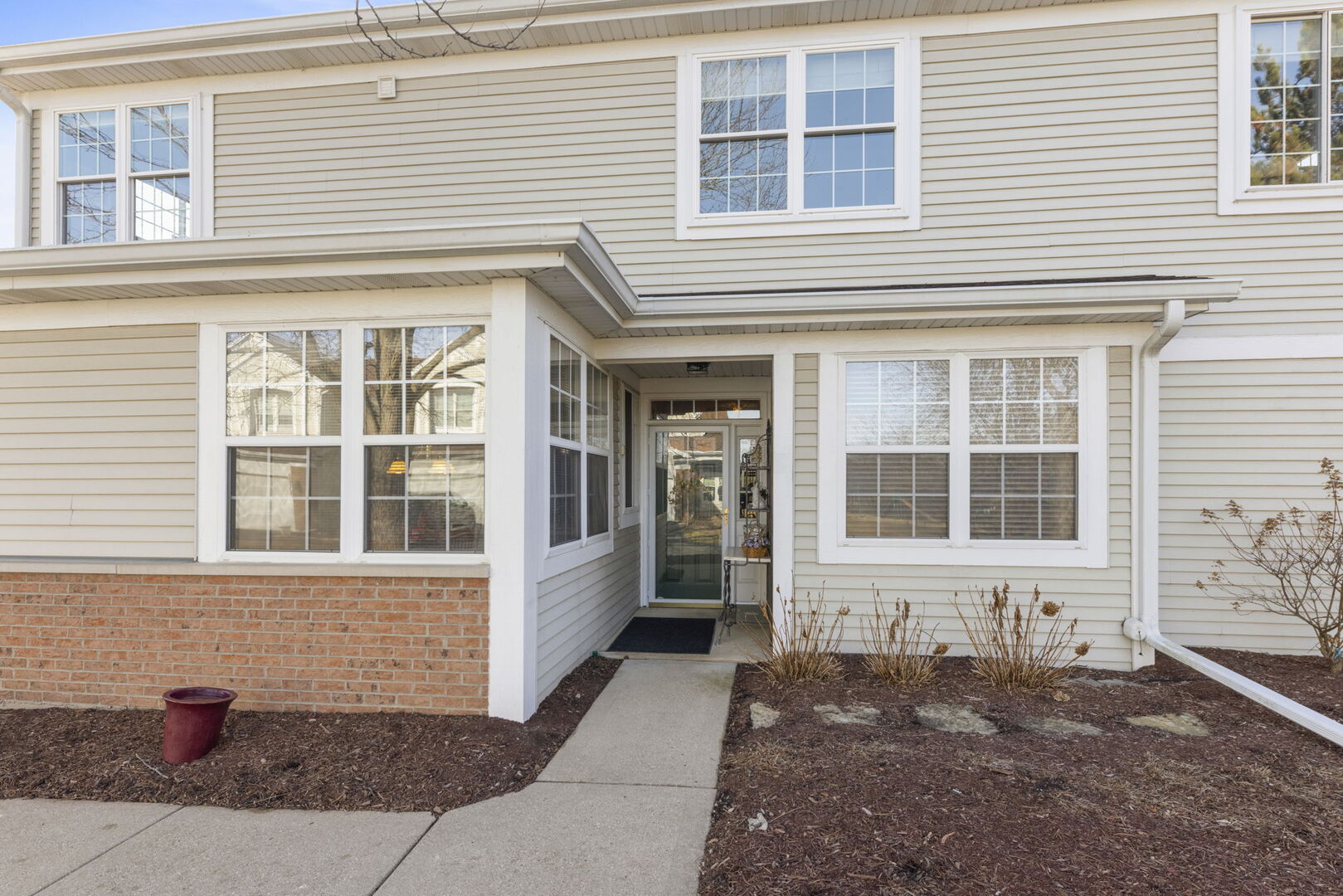 32006 MILLARD Circle, Warrenville, IL 60555