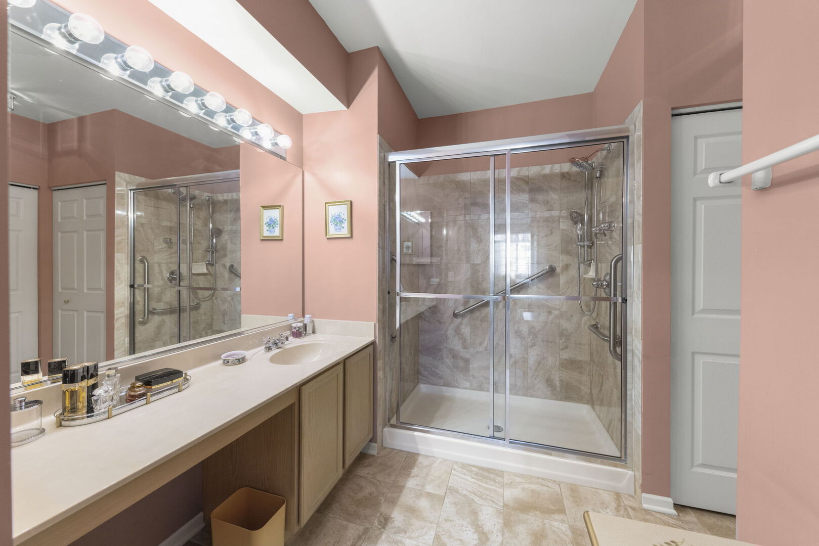 32006 MILLARD Circle, Warrenville, IL 60555