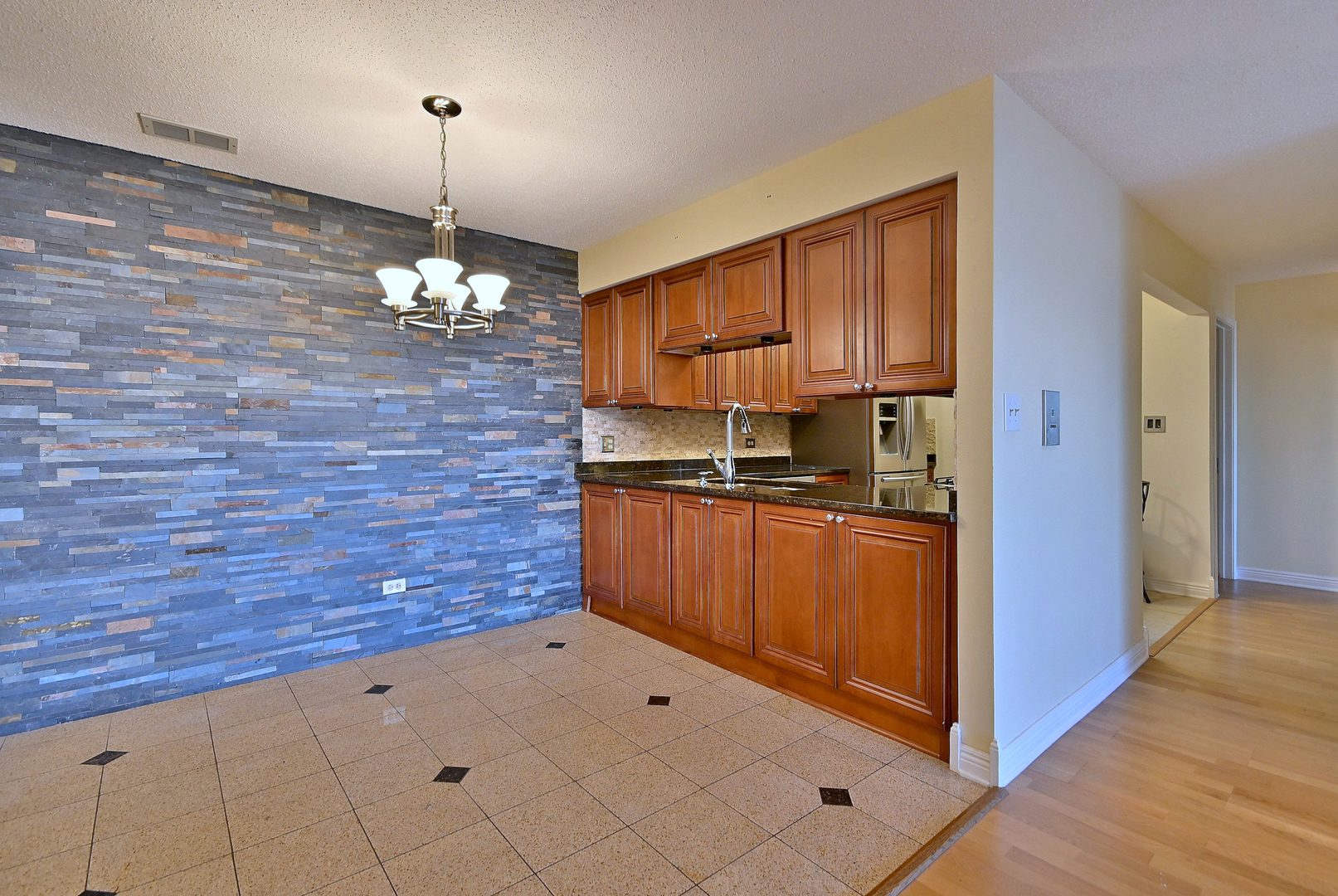 10512 S RIDGE COVE Drive #31C, Chicago Ridge, IL 60415