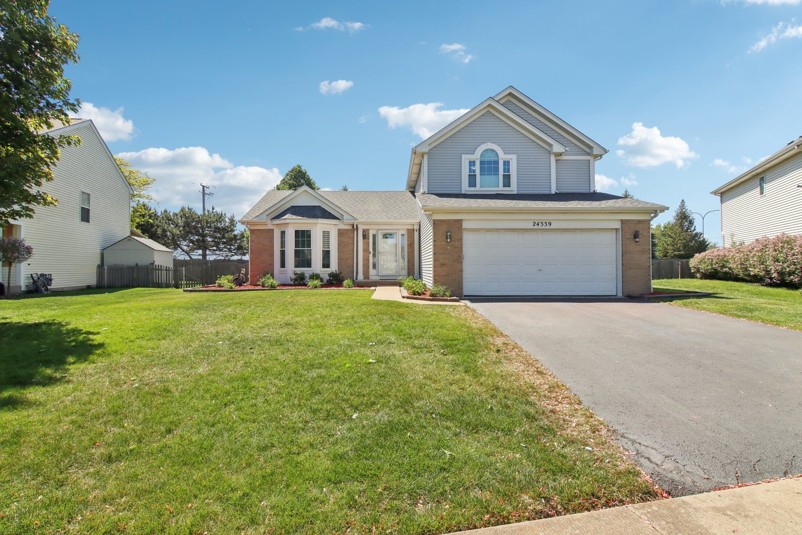 24339 W Apple Tree Lane, Plainfield, IL 60585