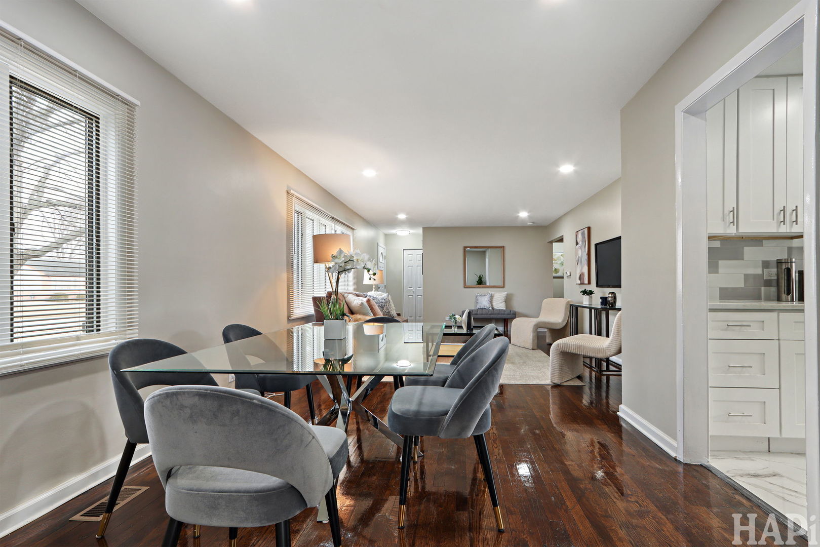 75 Carthage Lane, Hoffman Estates, IL 60169