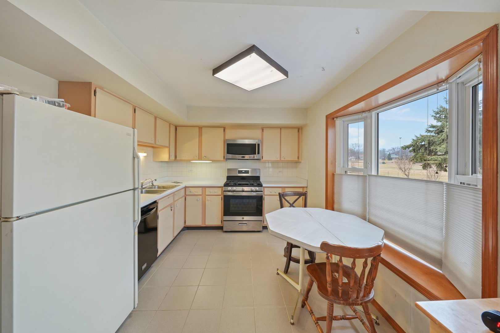 184 S Circle Avenue, Bloomingdale, IL 60108