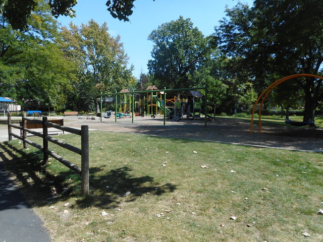 184 S Circle Avenue, Bloomingdale, IL 60108