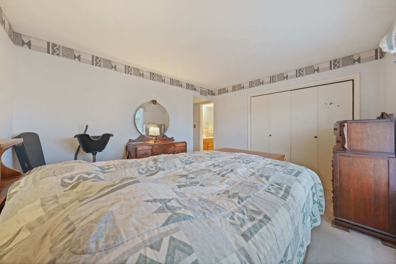 184 S Circle Avenue, Bloomingdale, IL 60108