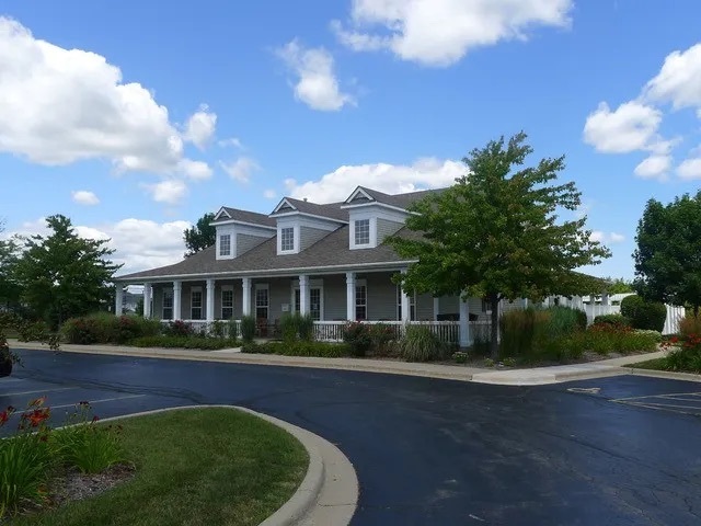 3099 Falling Waters Lane, Lindenhurst, IL 60046