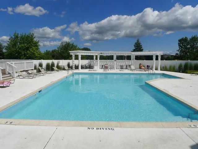 3099 Falling Waters Lane, Lindenhurst, IL 60046