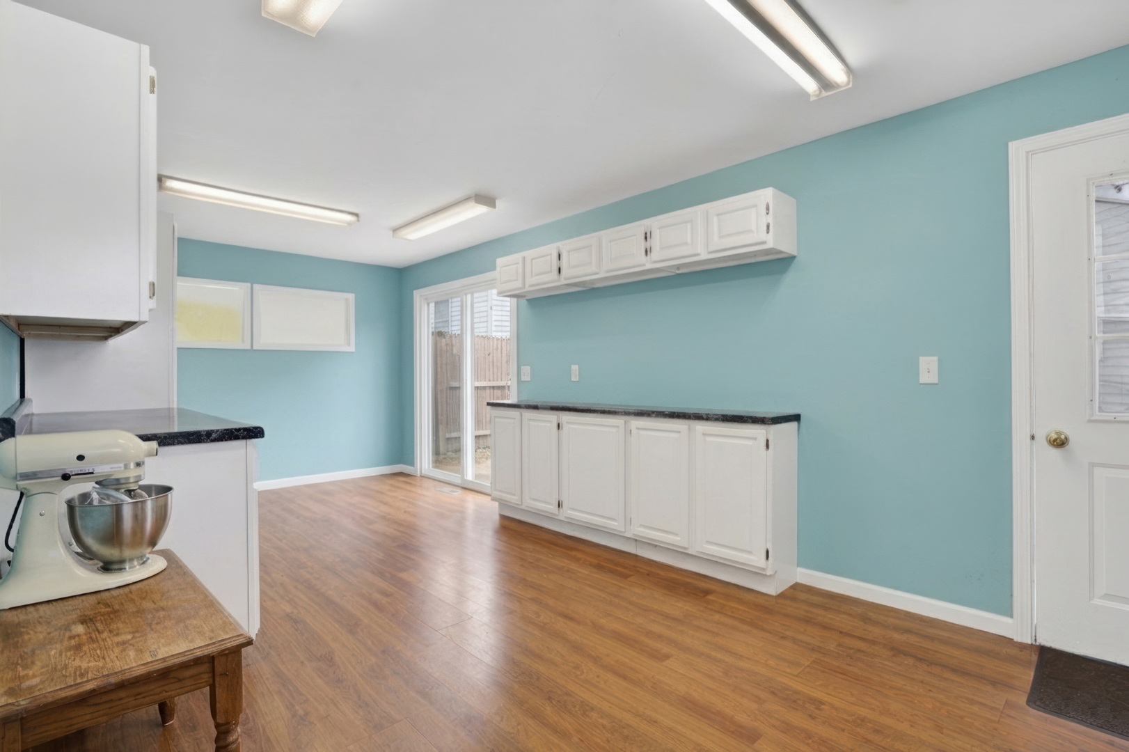 2207 Eshcol Avenue, Zion, IL 60099