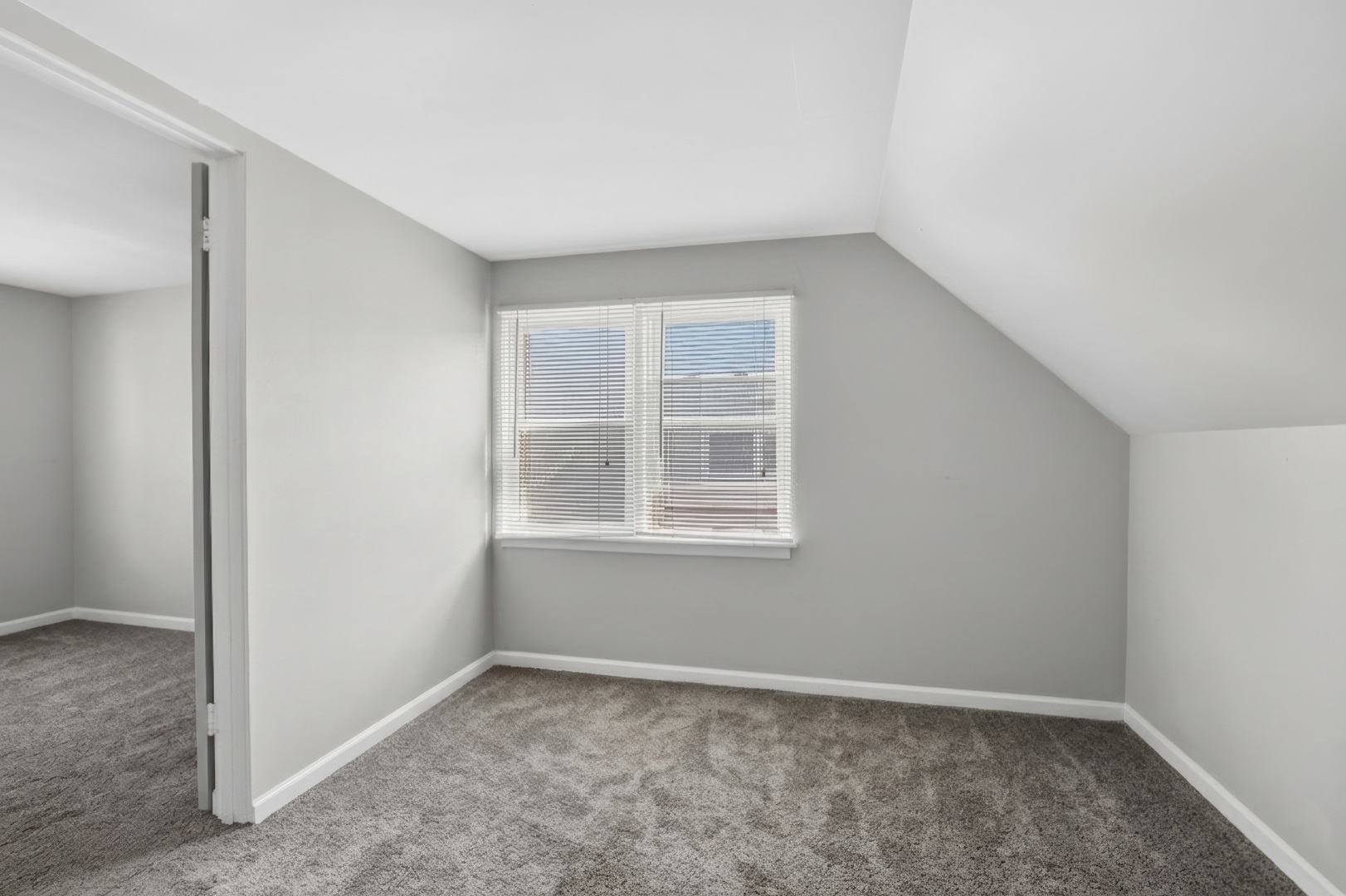 2207 Eshcol Avenue, Zion, IL 60099