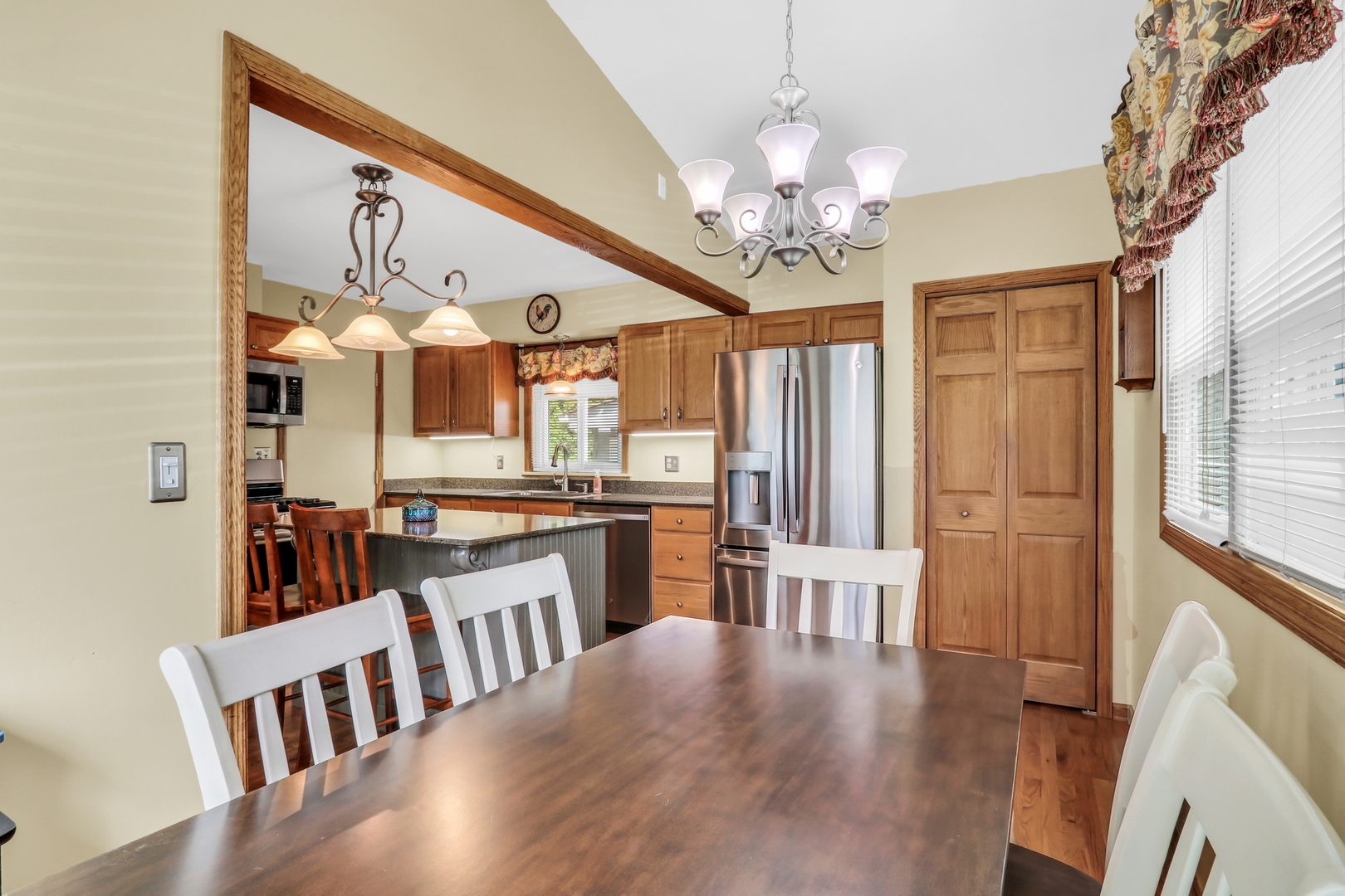 2207 Eshcol Avenue, Zion, IL 60099