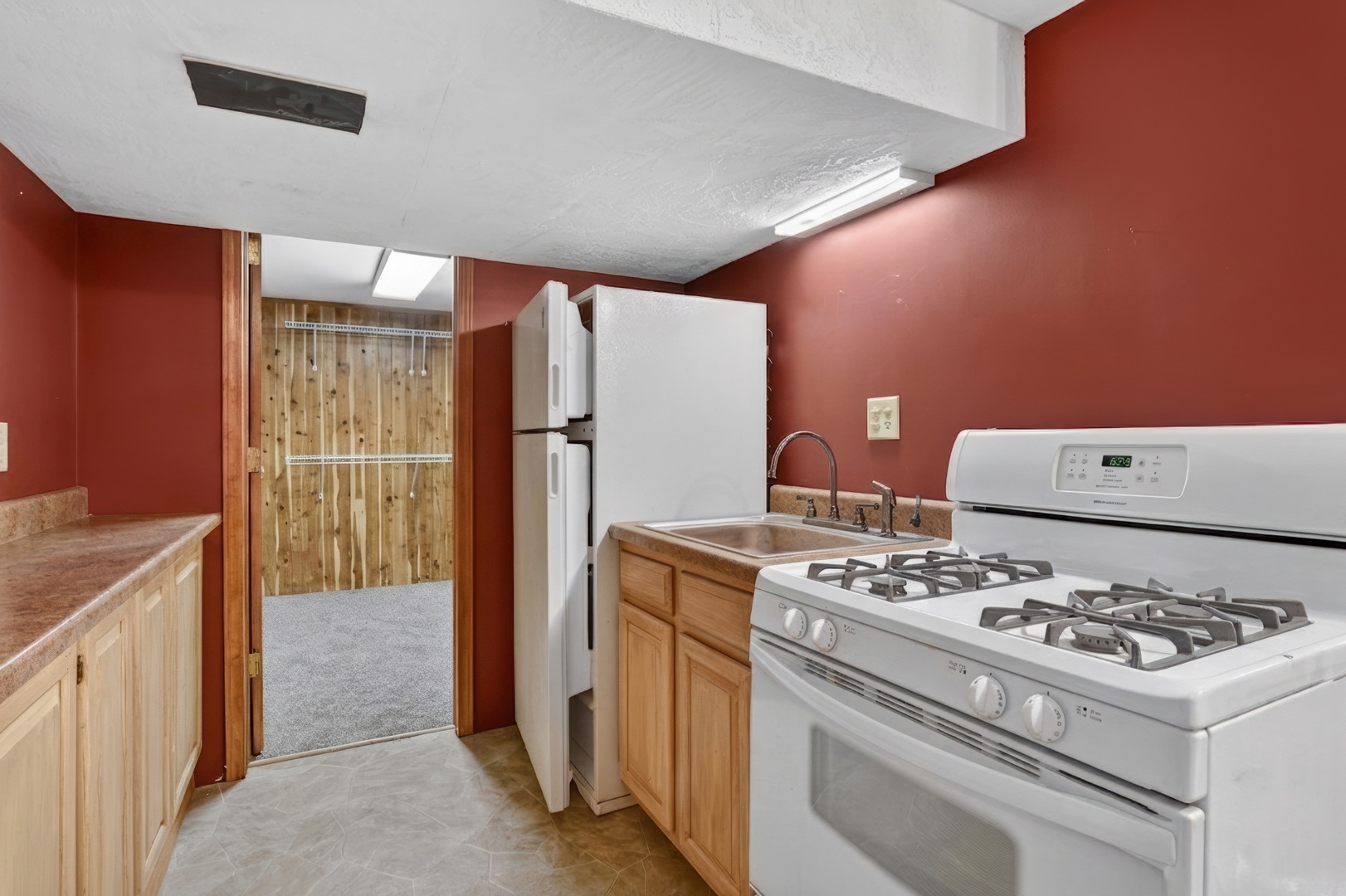 2207 Eshcol Avenue, Zion, IL 60099