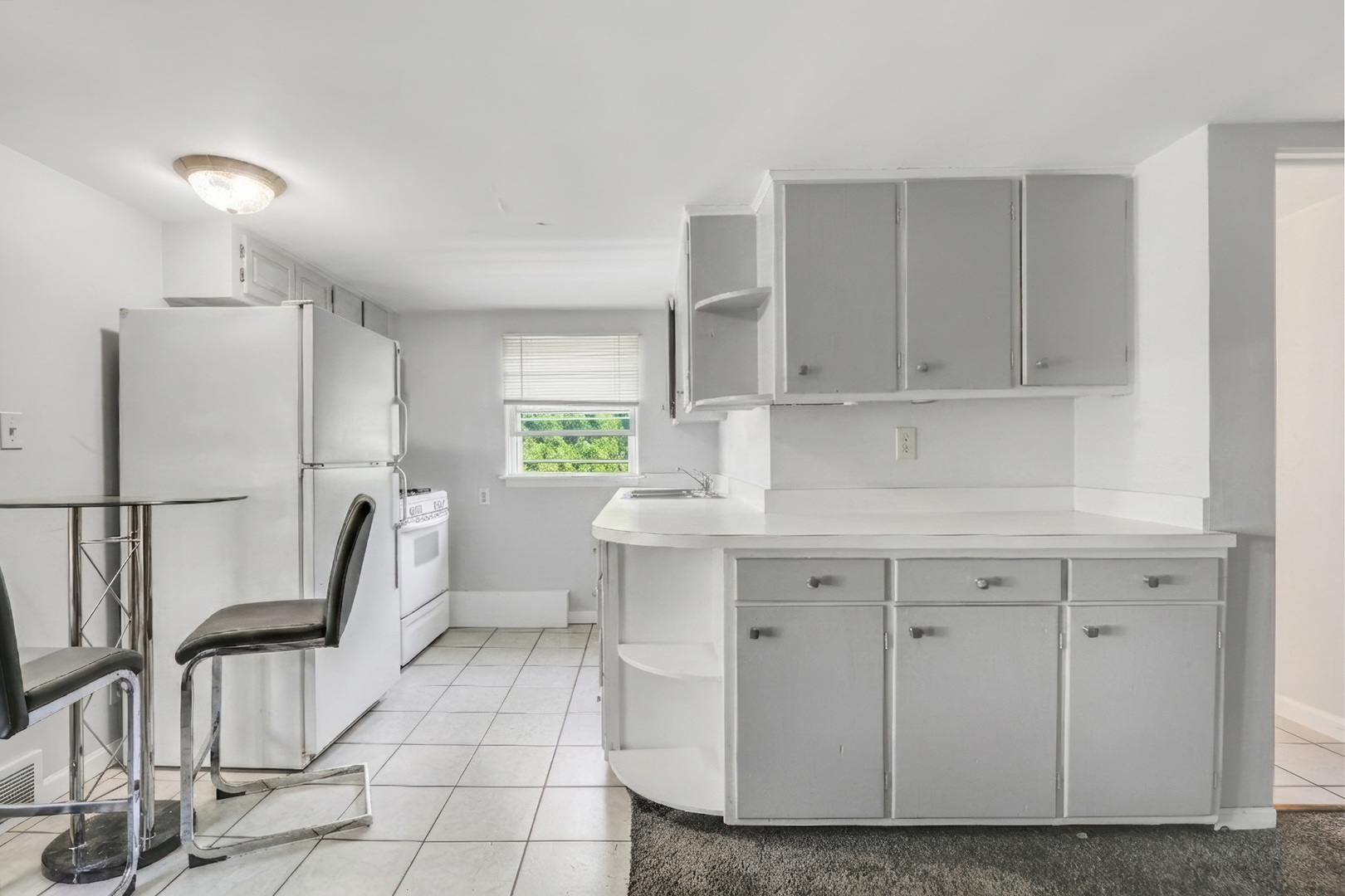2207 Eshcol Avenue, Zion, IL 60099