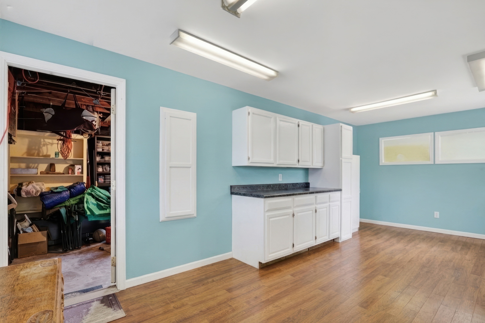 2207 Eshcol Avenue, Zion, IL 60099