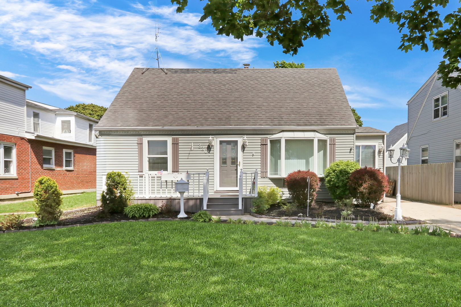 2207 Eshcol Avenue, Zion, IL 60099
