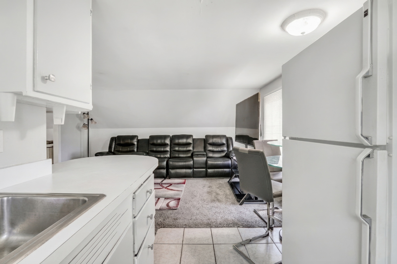 2207 Eshcol Avenue, Zion, IL 60099