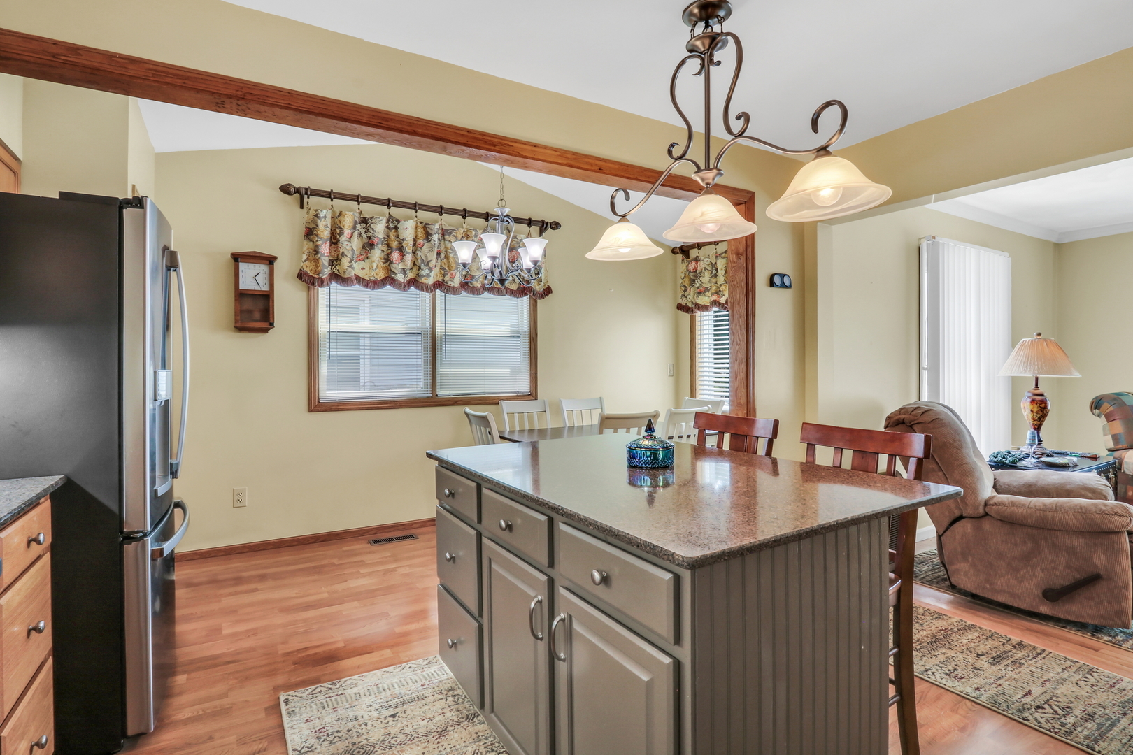 2207 Eshcol Avenue, Zion, IL 60099