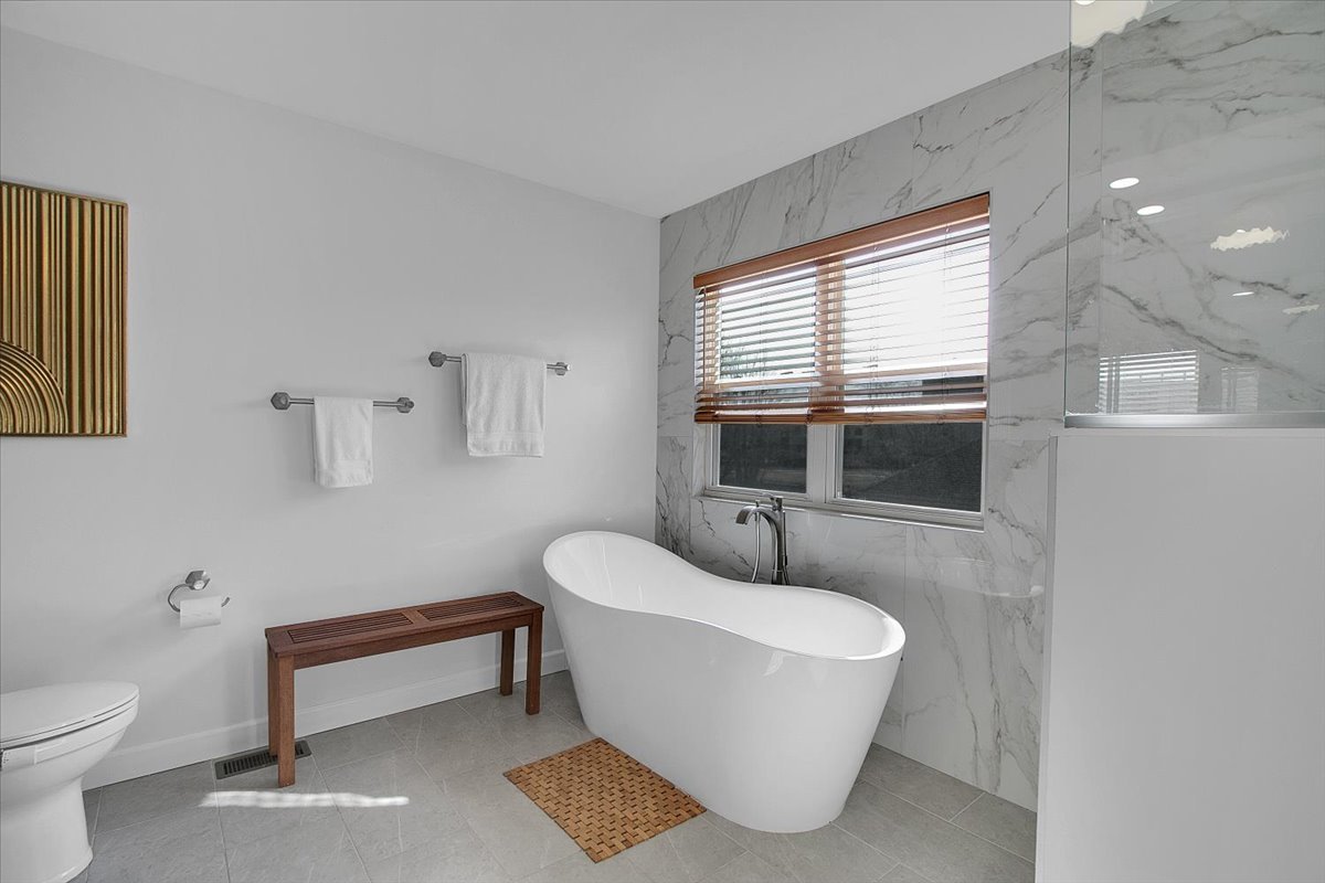 44 Westover Road, Highwood, IL 60040