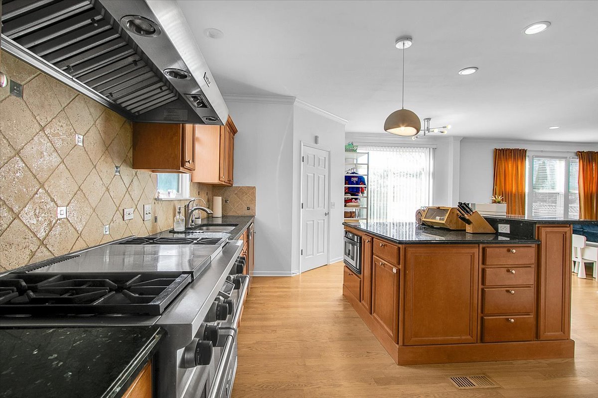 44 Westover Road, Highwood, IL 60040