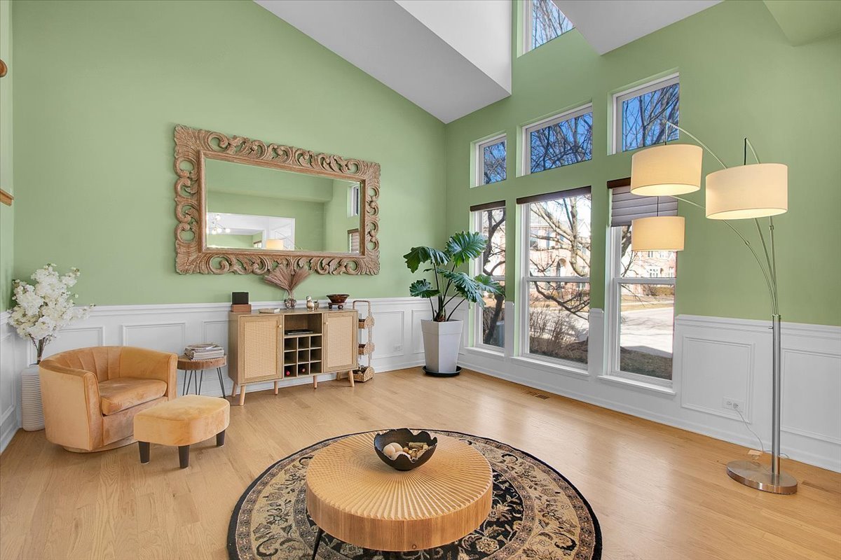 44 Westover Road, Highwood, IL 60040