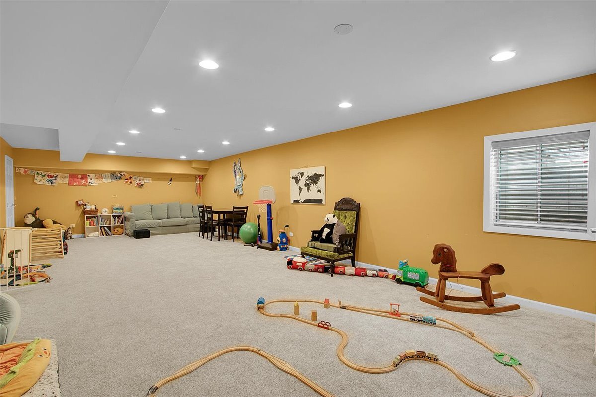 44 Westover Road, Highwood, IL 60040