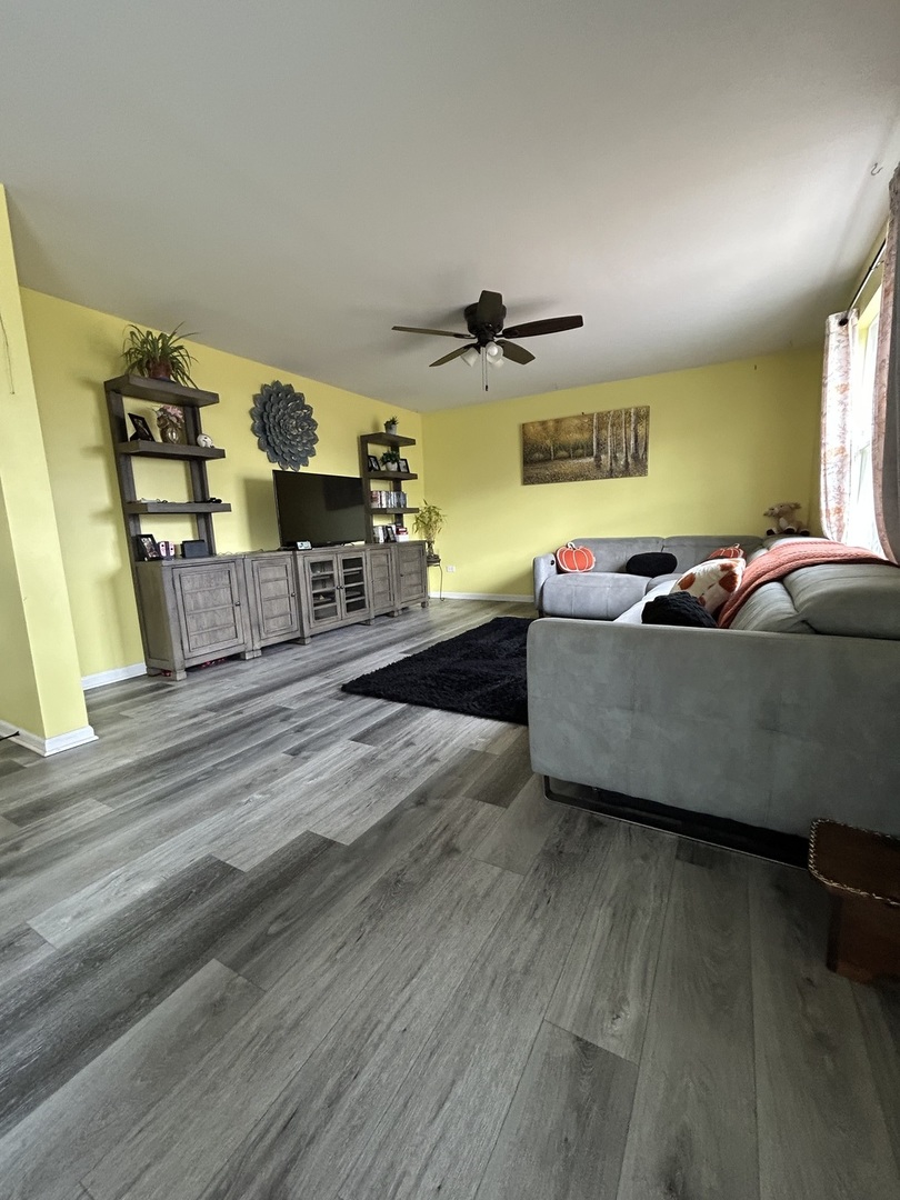 934 Derby Drive, Plano, IL 60545