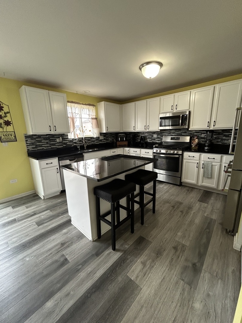 934 Derby Drive, Plano, IL 60545