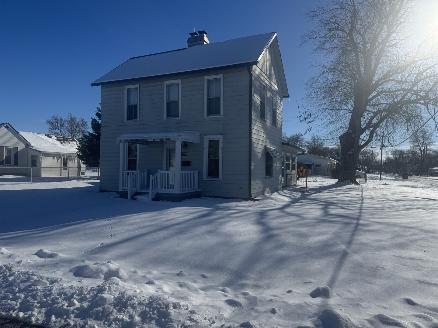 602 E Webster Street, Clinton, IL 61727