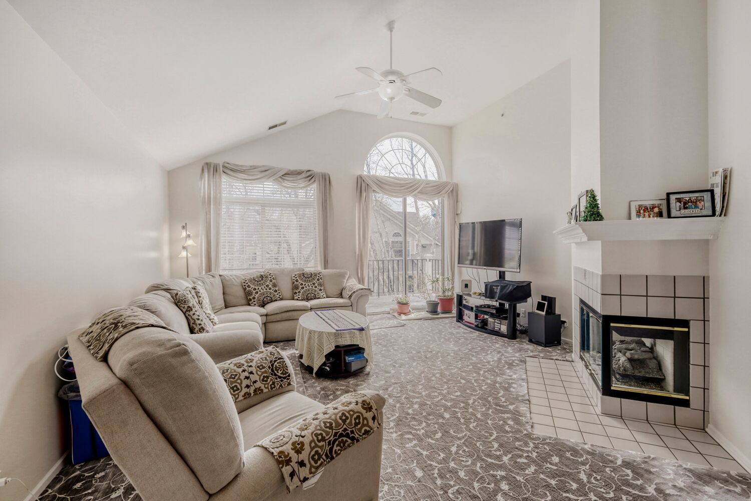 1619 Camberley Court #2, Bartlett, IL 60103