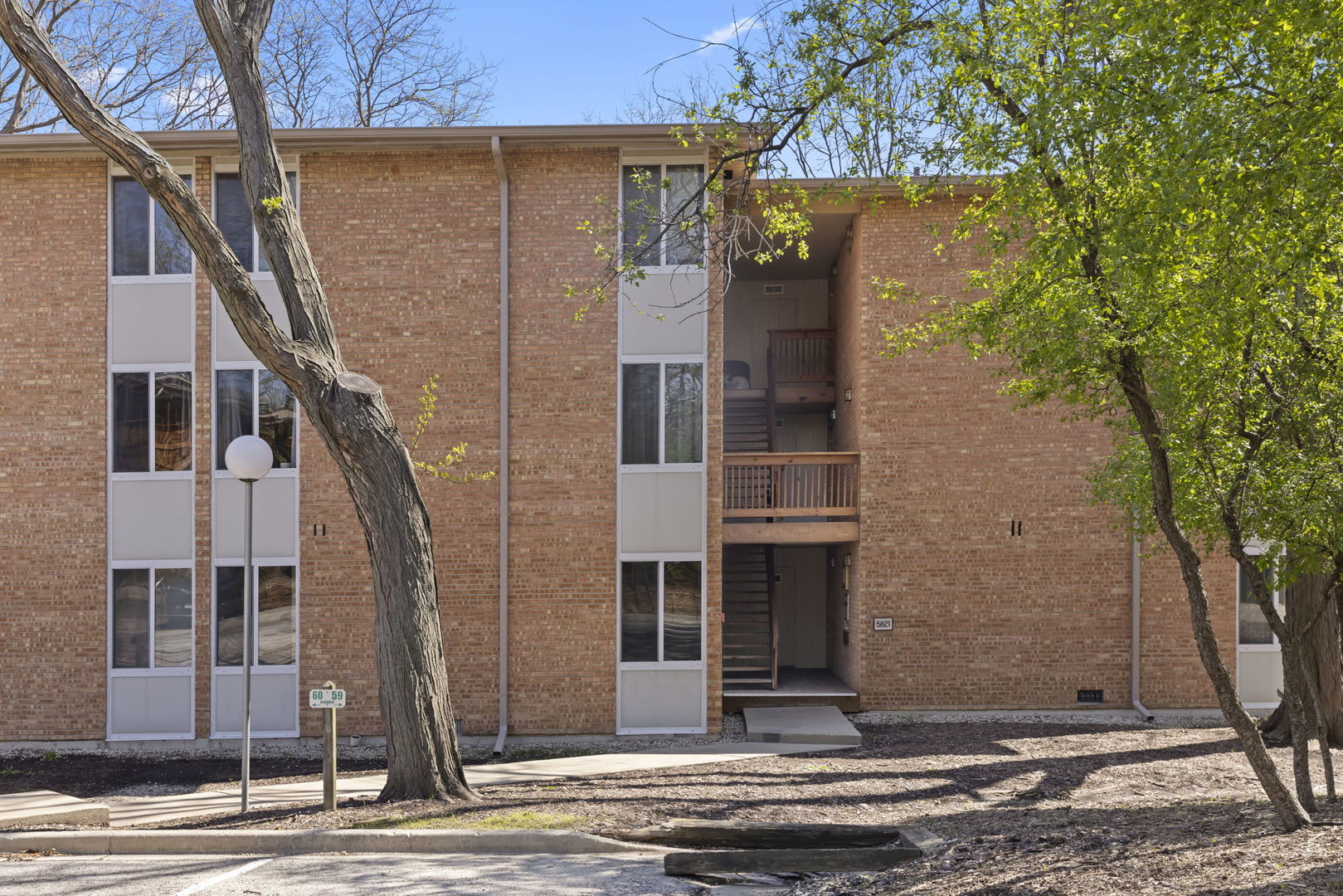 5821 Oakwood Drive #A, Lisle, IL 60532