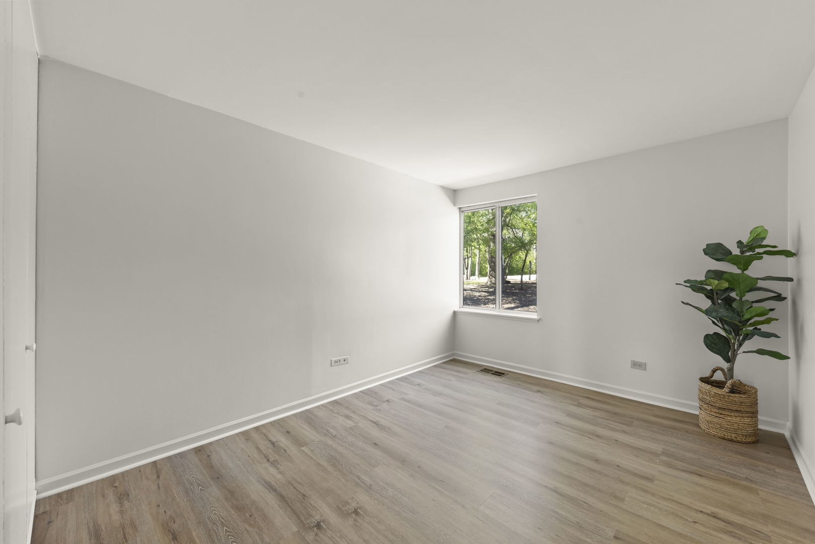 5821 Oakwood Drive #A, Lisle, IL 60532