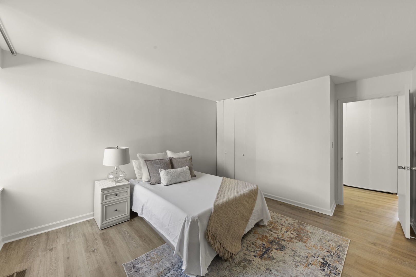 5821 Oakwood Drive #A, Lisle, IL 60532