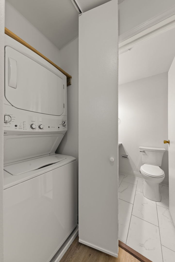 5821 Oakwood Drive #A, Lisle, IL 60532