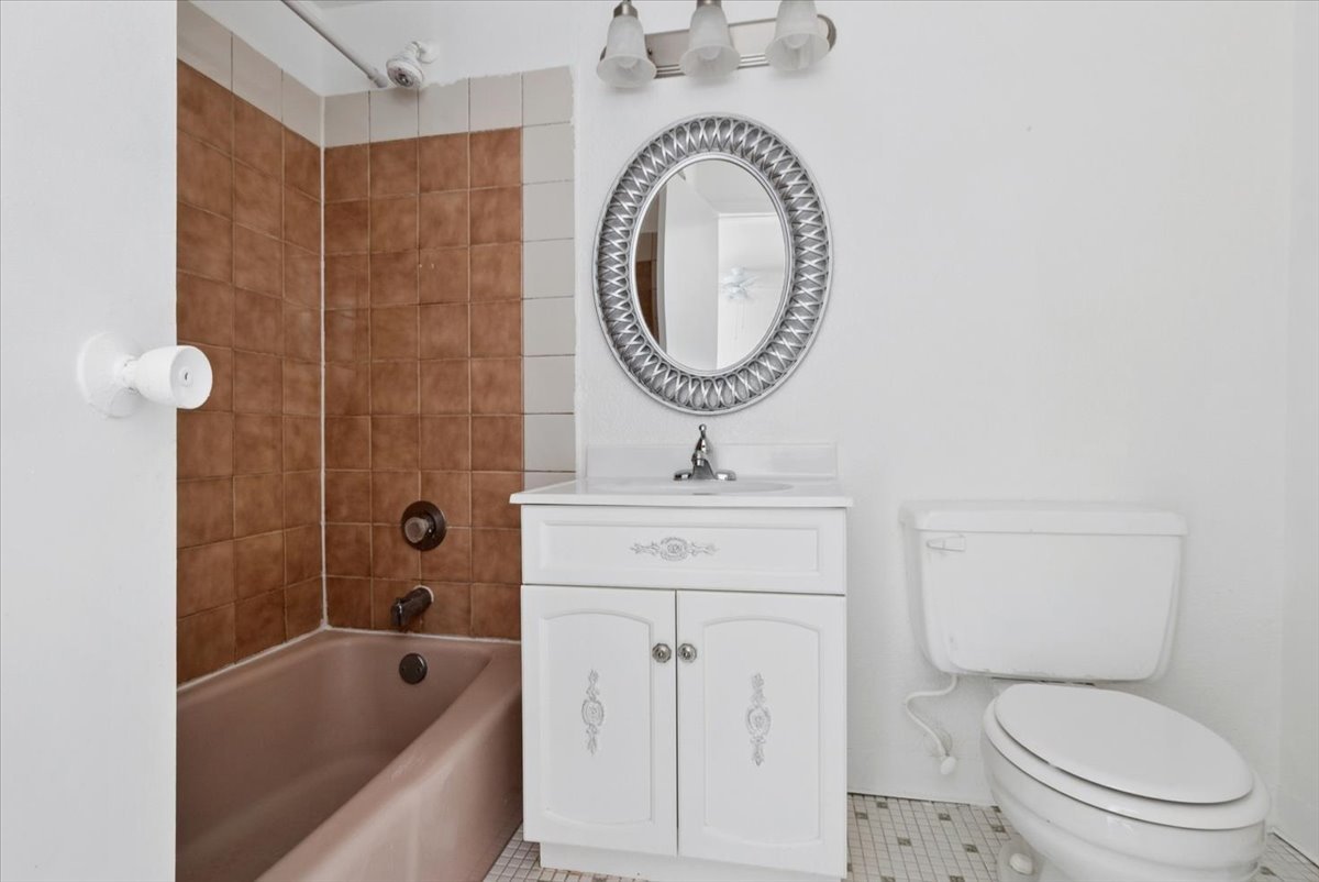 7061 170TH Street, Tinley Park, IL 60477