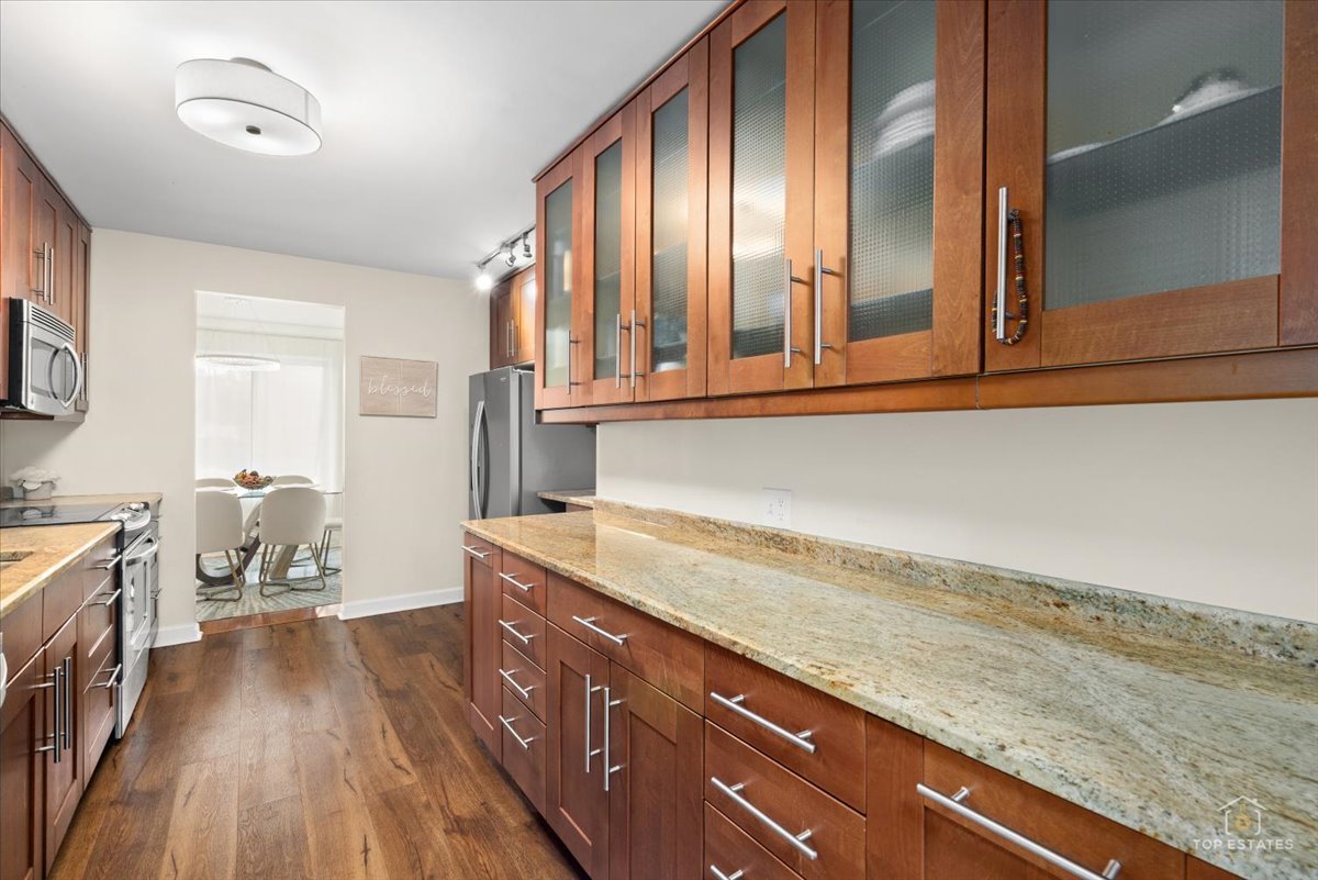 1405 E Central Road #222C, Arlington Heights, IL 60005