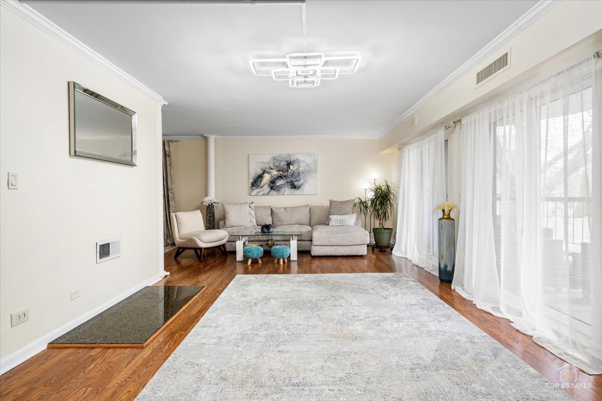 1405 E Central Road #222C, Arlington Heights, IL 60005