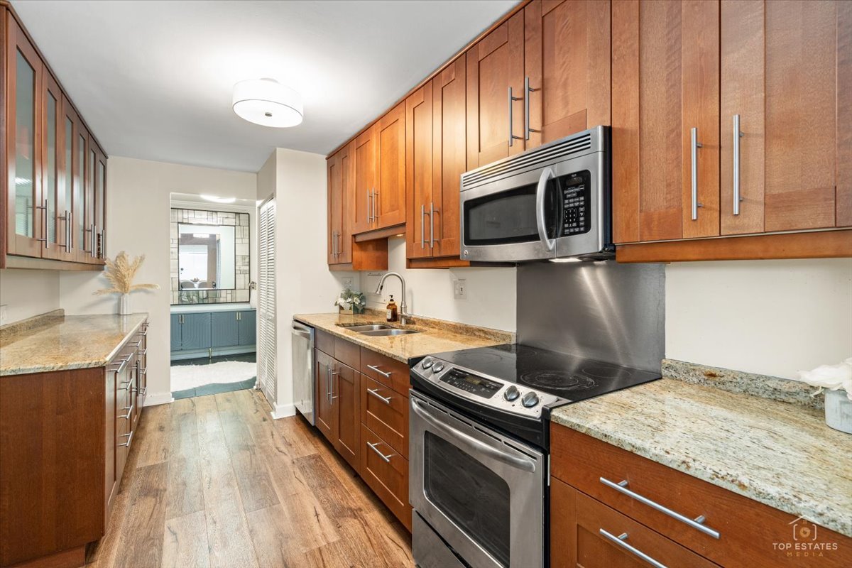 1405 E Central Road #222C, Arlington Heights, IL 60005