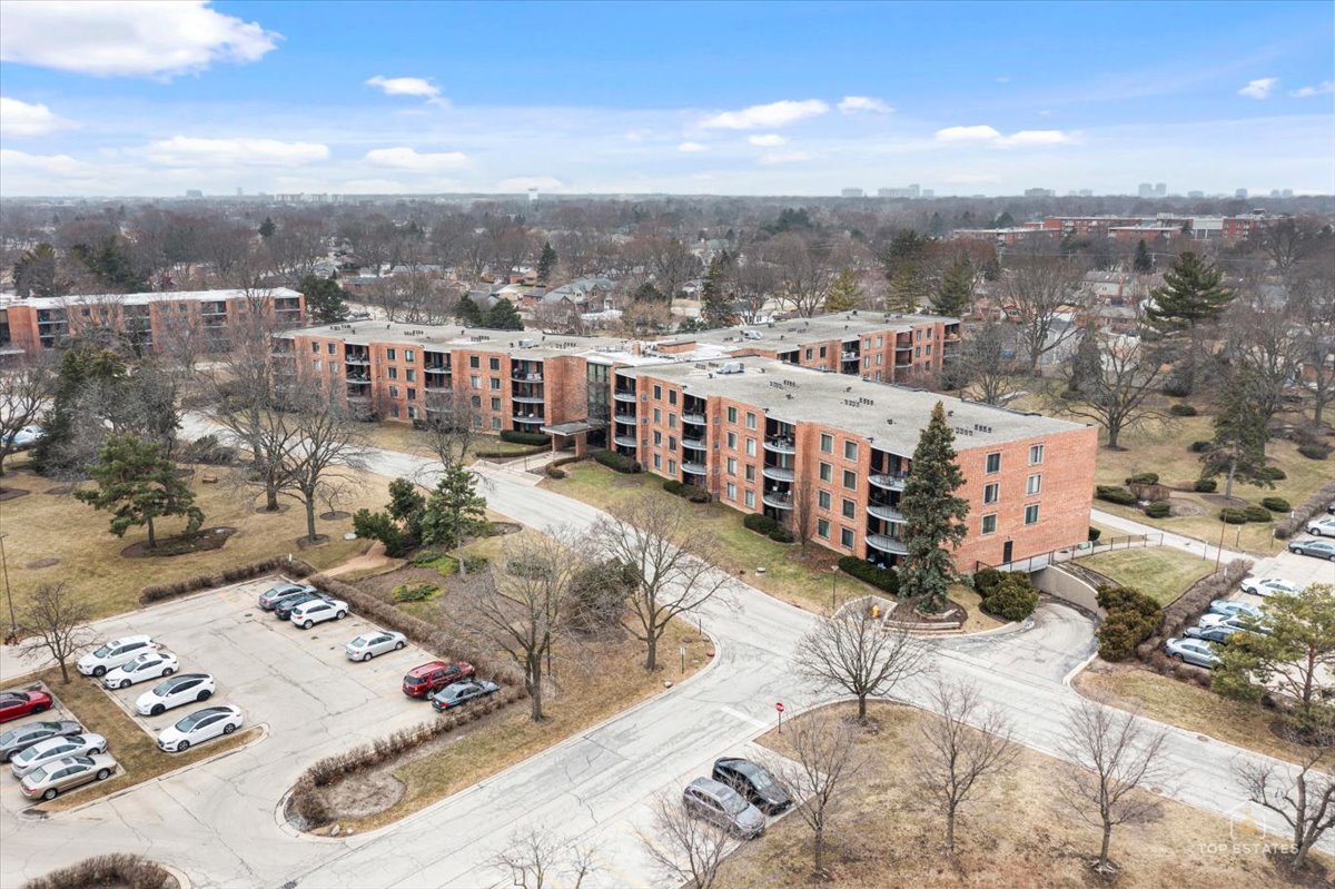 1405 E Central Road #222C, Arlington Heights, IL 60005