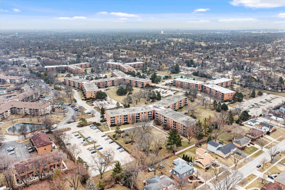 1405 E Central Road #222C, Arlington Heights, IL 60005