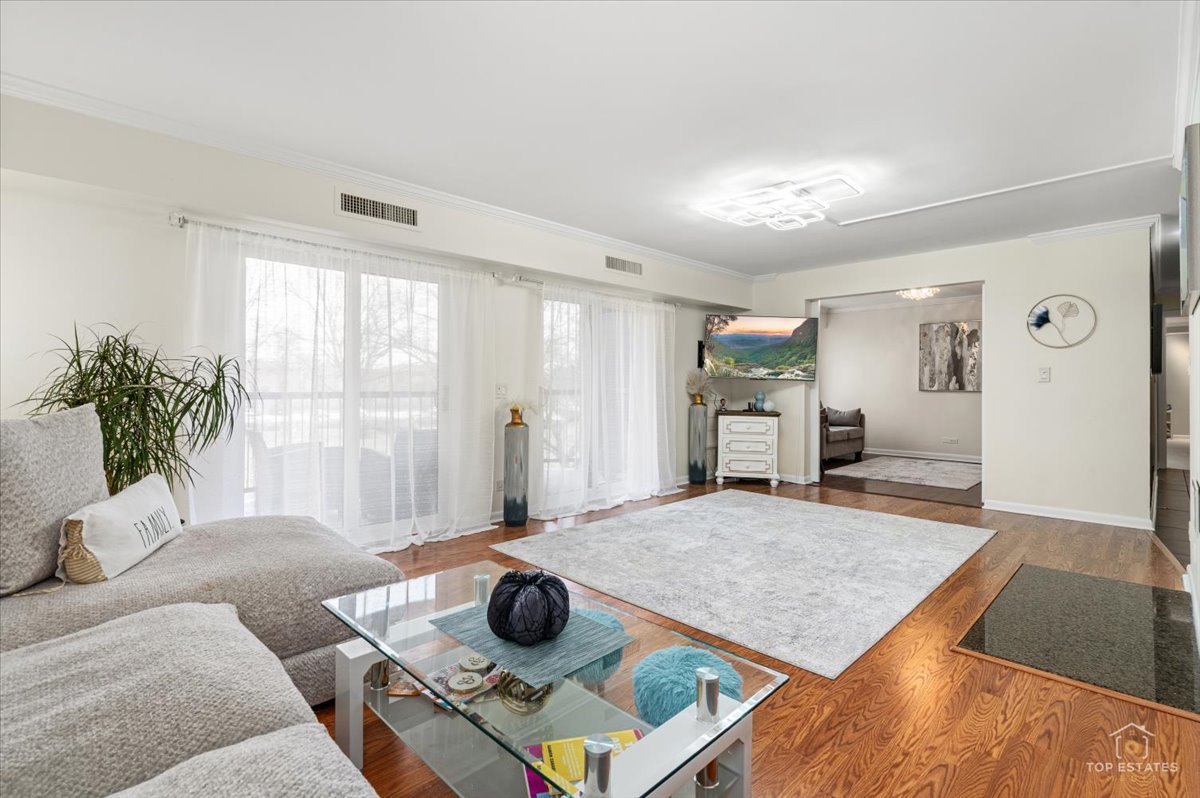 1405 E Central Road #222C, Arlington Heights, IL 60005